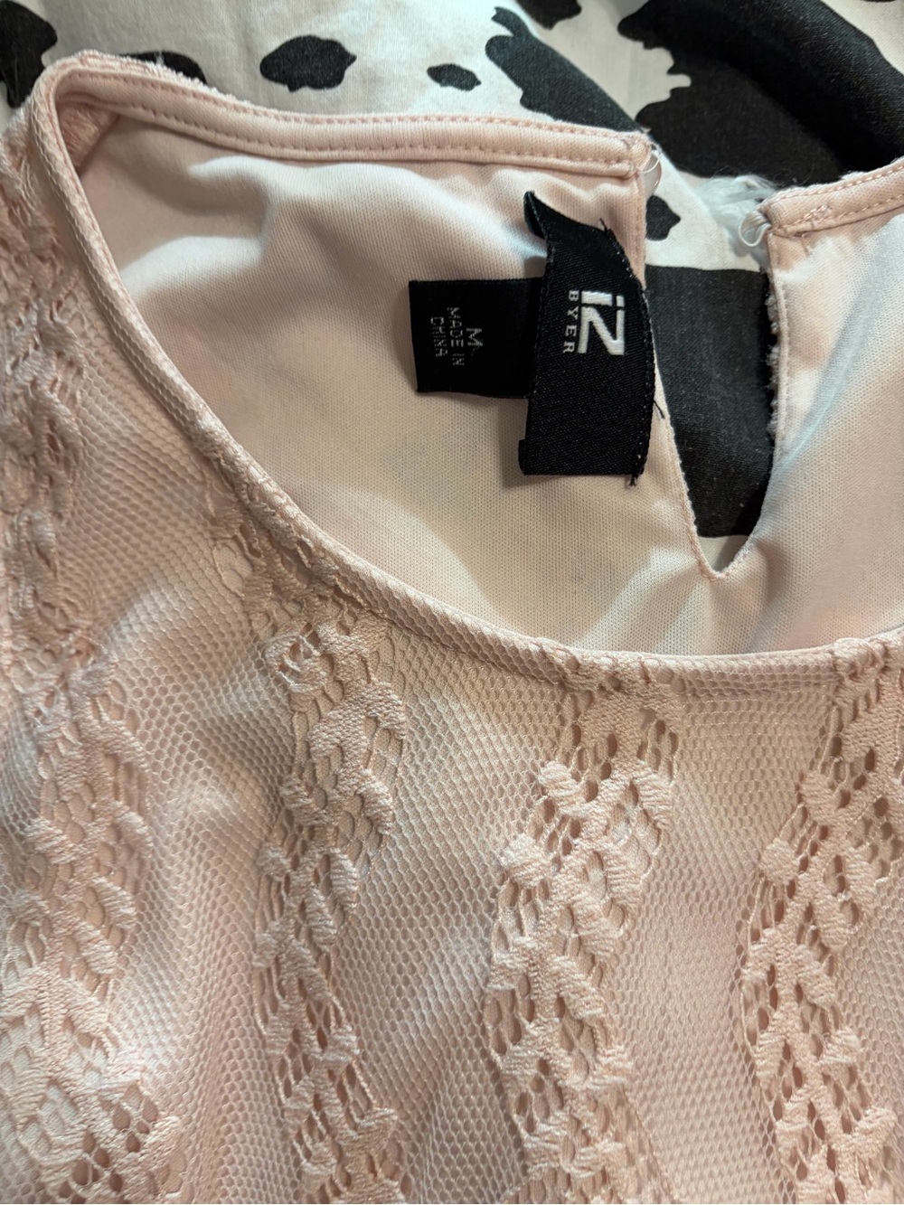 Iz Byer Blush Pink Lace Sleeveless Camisole - Picture 2 of 3